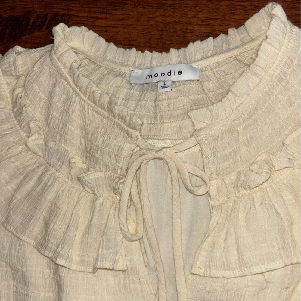 Moodie Cream Ruffle Dress Women’s Darryl Style Flutter Sleeve Smocked Waist Mini - Picture 2 of 5